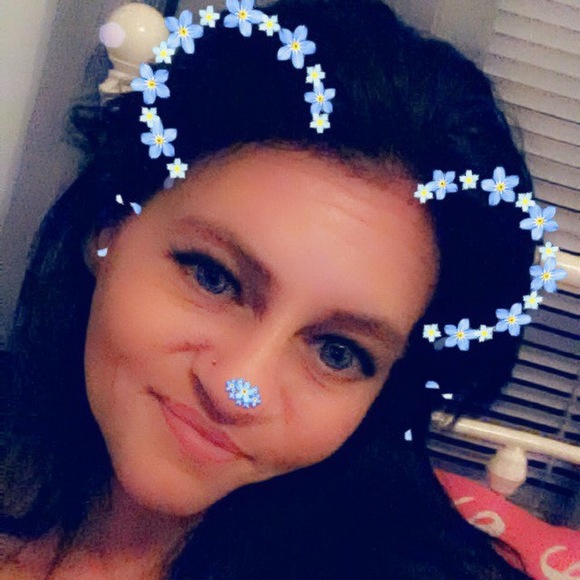 Meet your Posher, Tina - Picture 1 of 2